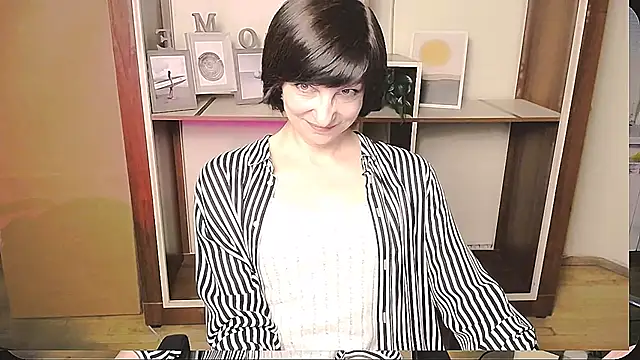  AngeliaFlow  online show from May 8, 8:30 am