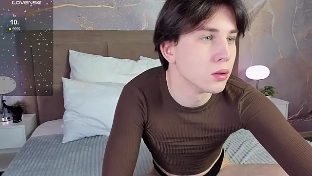 AdrianoAubert online show from March 17, 3:14 am