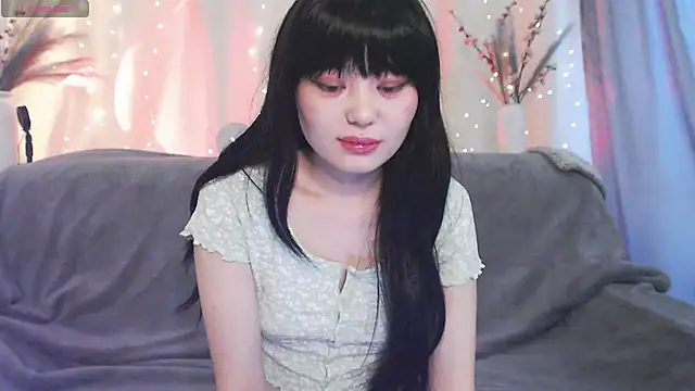 Snapshot of CelestialEwa chatting on February 7, 2:50 am CelestialEwa online show from February 7, 2:50 am