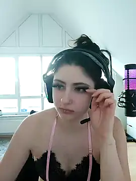 Gamergirl-Linela online show from February 5, 4:03 pm