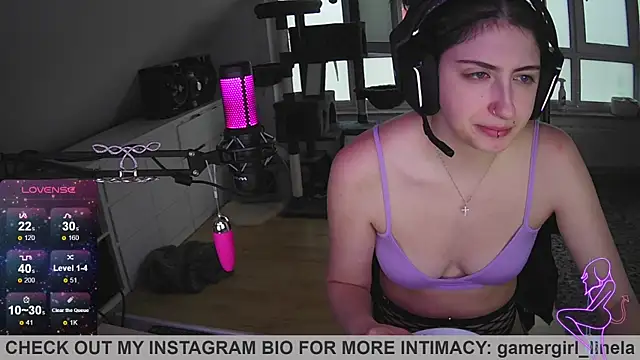 Snapshot of Gamergirl-Linela chatting on October 6, 3:09 pm Gamergirl-Linela online show from October 6, 3:09 pm