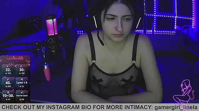 Snapshot of Gamergirl-Linela chatting on October 14, 10:54 pm Gamergirl-Linela online show from October 14, 10:54 pm