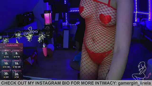 Snapshot of Gamergirl-Linela chatting on November 2, 5:21 am Gamergirl-Linela online show from November 2, 5:21 am