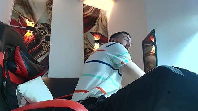 Snapshot of Luke_davis01 chatting on September 29, 1:05 pm Luke davis01 online show from September 29, 1:05 pm