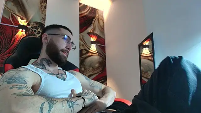 Snapshot of Luke_davis01 chatting on September 30, 1:27 pm Luke davis01 online show from September 30, 1:27 pm