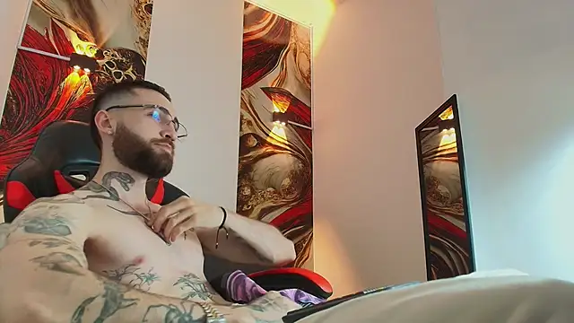 Snapshot of Luke_davis01 chatting on October 9, 1:31 pm Luke davis01 online show from October 9, 1:31 pm