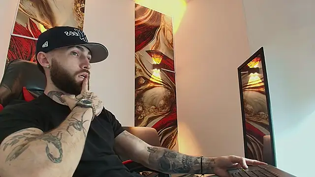 Snapshot of Luke_davis01 chatting on October 16, 1:12 pm Luke davis01 online show from October 16, 1:12 pm