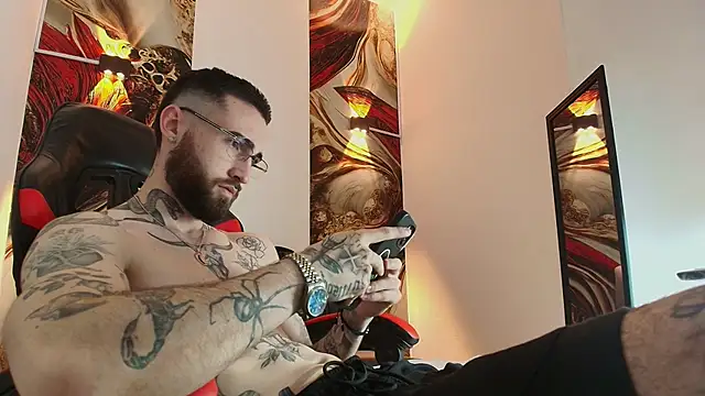 Snapshot of Luke_davis01 chatting on October 18, 1:12 pm Luke davis01 online show from October 18, 1:12 pm