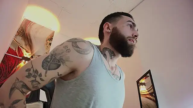 Snapshot of Luke_davis01 chatting on October 28, 1:14 pm Luke davis01 online show from October 28, 1:14 pm