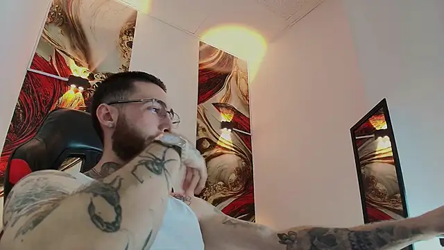 Luke davis01 online show from November 28, 1:14 pm