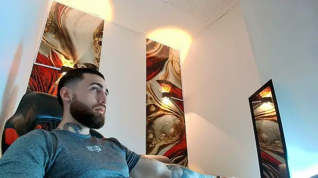 Snapshot of Luke_davis01 chatting on May 5, 12:57 pm Luke davis01 online show from May 5, 12:57 pm