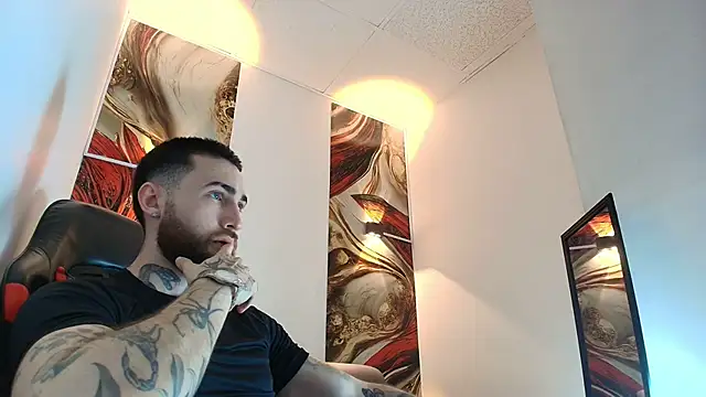 Snapshot of Luke_davis01 chatting on May 6, 1:05 pm Luke davis01 online show from May 6, 1:05 pm