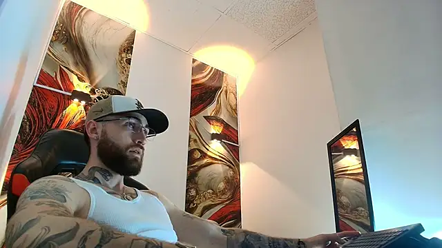 Snapshot of Luke_davis01 chatting on May 8, 1:16 pm Luke davis01 online show from May 8, 1:16 pm
