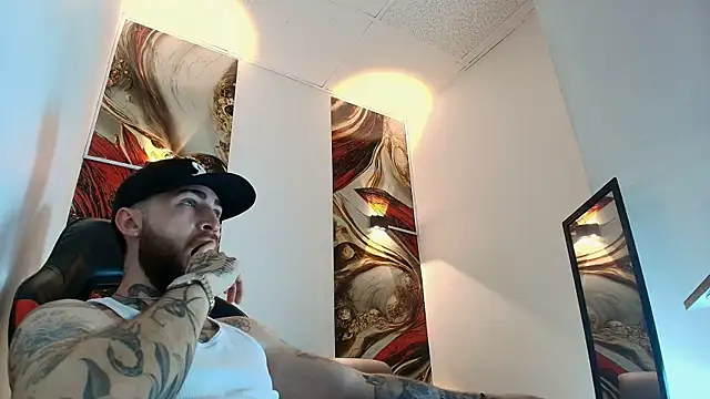 Snapshot of Luke_davis01 chatting on May 20, 1:06 pm Luke davis01 online show from May 20, 1:06 pm
