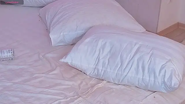 Nicole Hampton online show from February 20, 9:31 pm