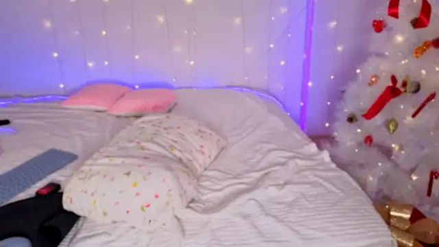 Nicole Hampton online show from January 5, 5:27 pm