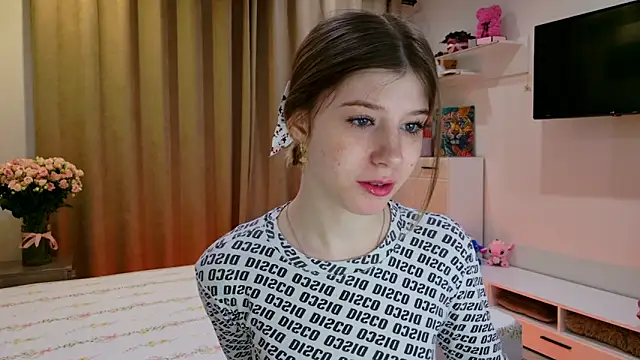 Snapshot of Bella_amory chatting on March 1, 4:31 pm Bella amory online show from March 1, 4:31 pm