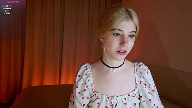 Snapshot of Bella_amory chatting on May 14, 6:26 pm Bella amory online show from May 14, 6:26 pm