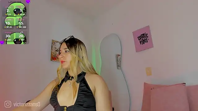 Vickyallien online show from May 15, 3:19 pm