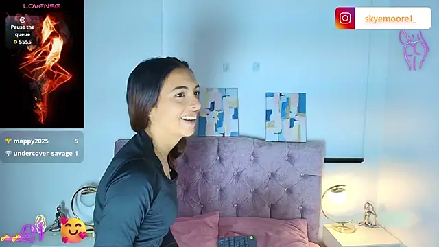 Snapshot of Skye_Moore chatting on September 26, 11:58 am Skye Moore online show from September 26, 11:58 am