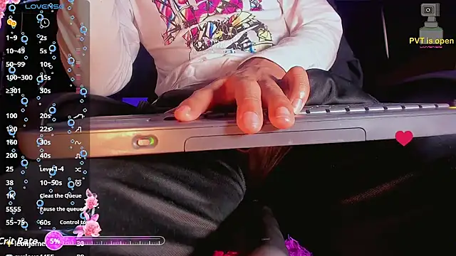 Snapshot of val_princes chatting on October 3, 11:51 am val princes online show from October 3, 11:51 am