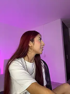 Snapshot of Mirandaa_Rogers chatting on April 17, 7:39 pm Mirandaa Rogers online show from April 17, 7:39 pm
