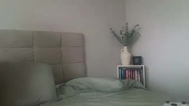 Snapshot of skyejde chatting on March 22, 5:16 pm skyejde online show from March 22, 5:16 pm