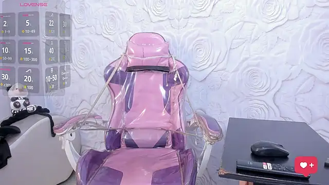 Snapshot of Brianna_Hard chatting on February 21, 9:00 pm Brianna Hard online show from February 21, 9:00 pm
