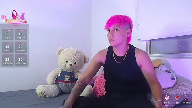 Snapshot of Brianna_Hard chatting on September 16, 2:01 am Brianna Hard online show from September 16, 2:01 am