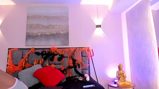 Snapshot of AdelaLust chatting on October 24, 3:58 am AdelaLust online show from October 24, 3:58 am