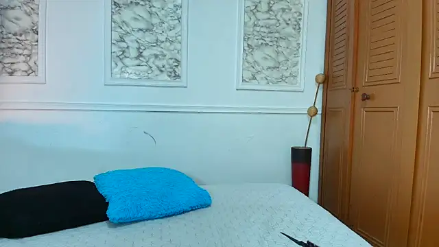 Snapshot of Danella_houston chatting on September 19, 6:52 pm Danella houston online show from September 19, 6:52 pm