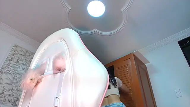 Snapshot of Danella_houston chatting on October 2, 6:04 pm Danella houston online show from October 2, 6:04 pm