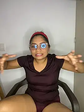 Snapshot of Tana_latin chatting on February 19, 12:14 am Tana latin online show from February 19, 12:14 am