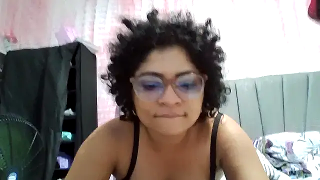 Snapshot of Tana_latin chatting on October 8, 12:41 am Tana latin online show from October 8, 12:41 am