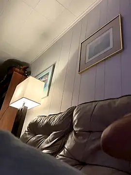 Snapshot of iShaneRose chatting on October 31, 7:20 am iShaneRose online show from October 31, 7:20 am