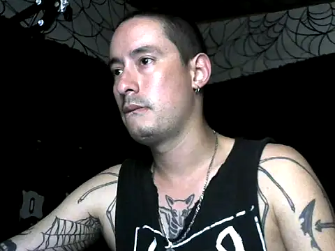 Snapshot of vampireathome chatting on December 5, 6:22 am vampireathome online show from December 5, 6:22 am