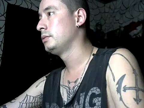 Snapshot of vampireathome chatting on January 11, 5:34 am vampireathome online show from January 11, 5:34 am