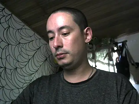 Snapshot of vampireathome chatting on April 23, 6:54 pm vampireathome online show from April 23, 6:54 pm