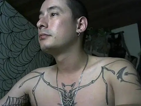 Snapshot of vampireathome chatting on April 28, 6:07 am vampireathome online show from April 28, 6:07 am