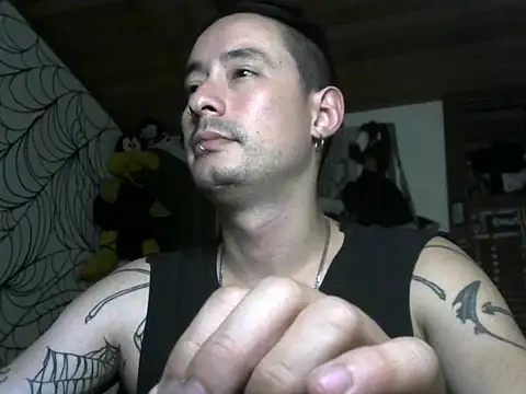 Snapshot of vampireathome chatting on July 5, 4:52 am vampireathome online show from July 5, 4:52 am