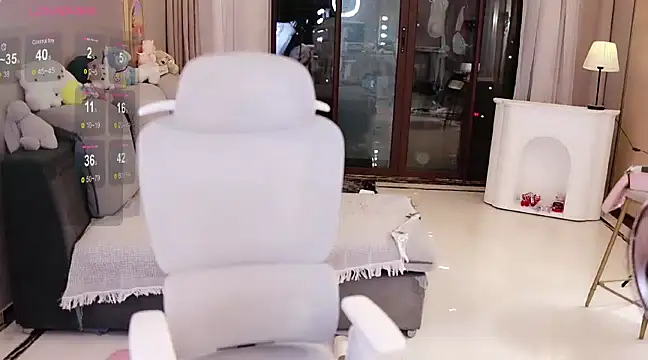 Moonccoi online show from February 6, 5:19 pm