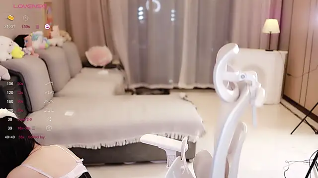 Moonccoi online show from February 13, 9:17 pm