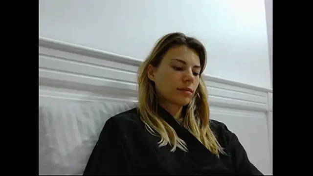 Snapshot of Goddess_Lia chatting on February 6, 3:48 am Goddess Lia online show from February 6, 3:48 am