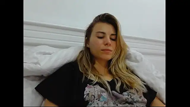 Snapshot of Goddess_Lia chatting on February 7, 5:40 pm Goddess Lia online show from February 7, 5:40 pm