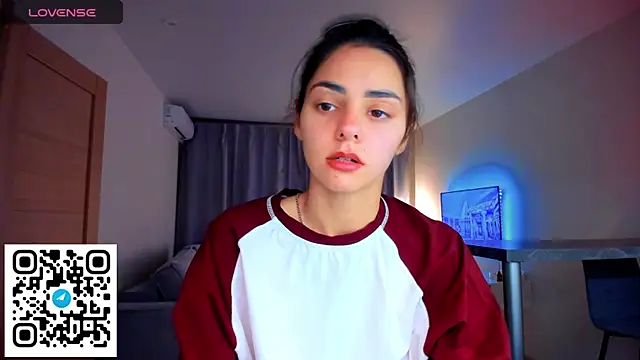 Snapshot of EmiliaZen chatting on September 26, 3:38 pm EmiliaZen online show from September 26, 3:38 pm