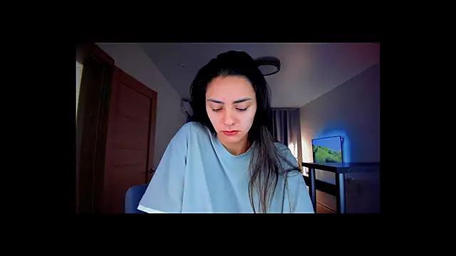 Snapshot of EmiliaZen chatting on October 7, 2:36 pm EmiliaZen online show from October 7, 2:36 pm