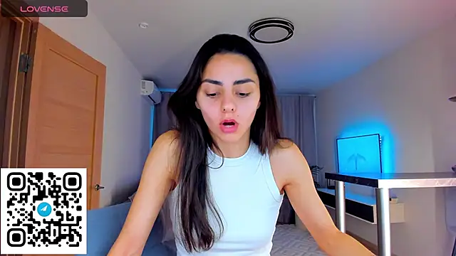 Snapshot of EmiliaZen chatting on October 11, 2:26 pm EmiliaZen online show from October 11, 2:26 pm