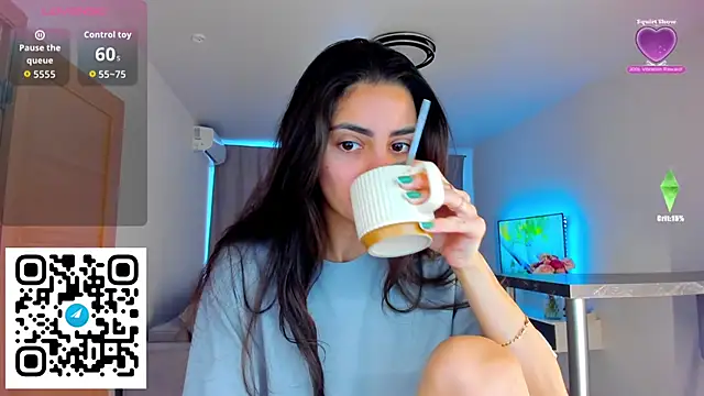 Snapshot of EmiliaZen chatting on October 13, 1:22 pm EmiliaZen online show from October 13, 1:22 pm