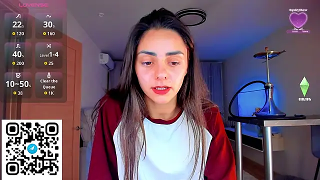 Snapshot of EmiliaZen chatting on October 15, 1:28 am EmiliaZen online show from October 15, 1:28 am