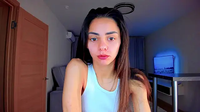 Snapshot of EmiliaZen chatting on October 18, 5:57 pm EmiliaZen online show from October 18, 5:57 pm